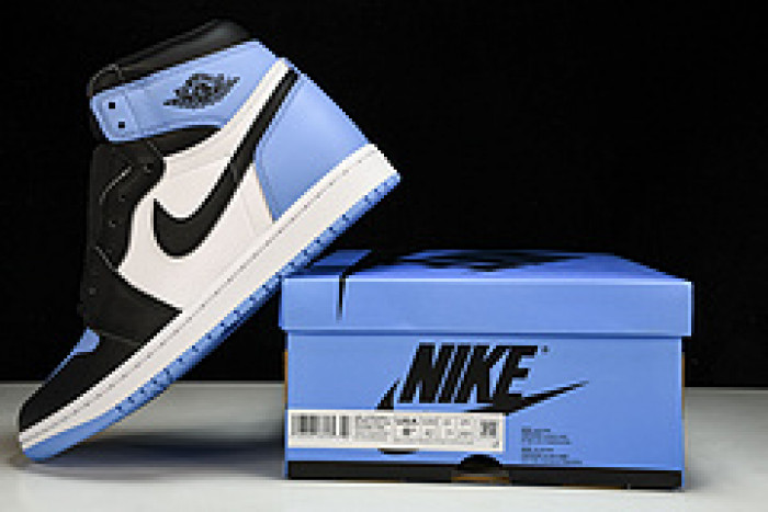 air jordan 1 retro high og "university blue" dz5485-400